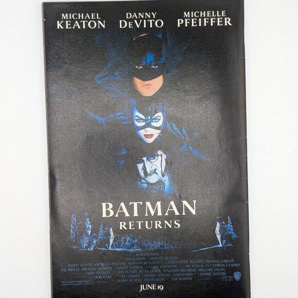Batman Returns - 1992 Motion Picture Adaptation - DC Comics - Picture 2 of 2